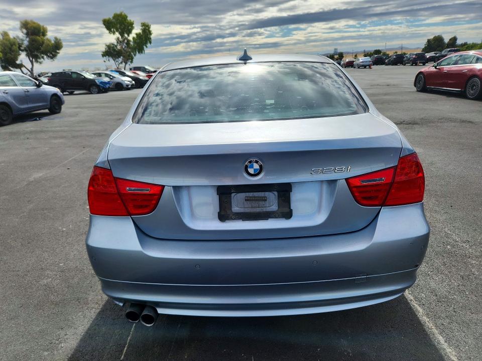 2011 Bmw 328 მანქანა იყიდება აუქციონზე, vin: WBAPH5G56BNM74835, აუქციონის ნომერი: 56174206