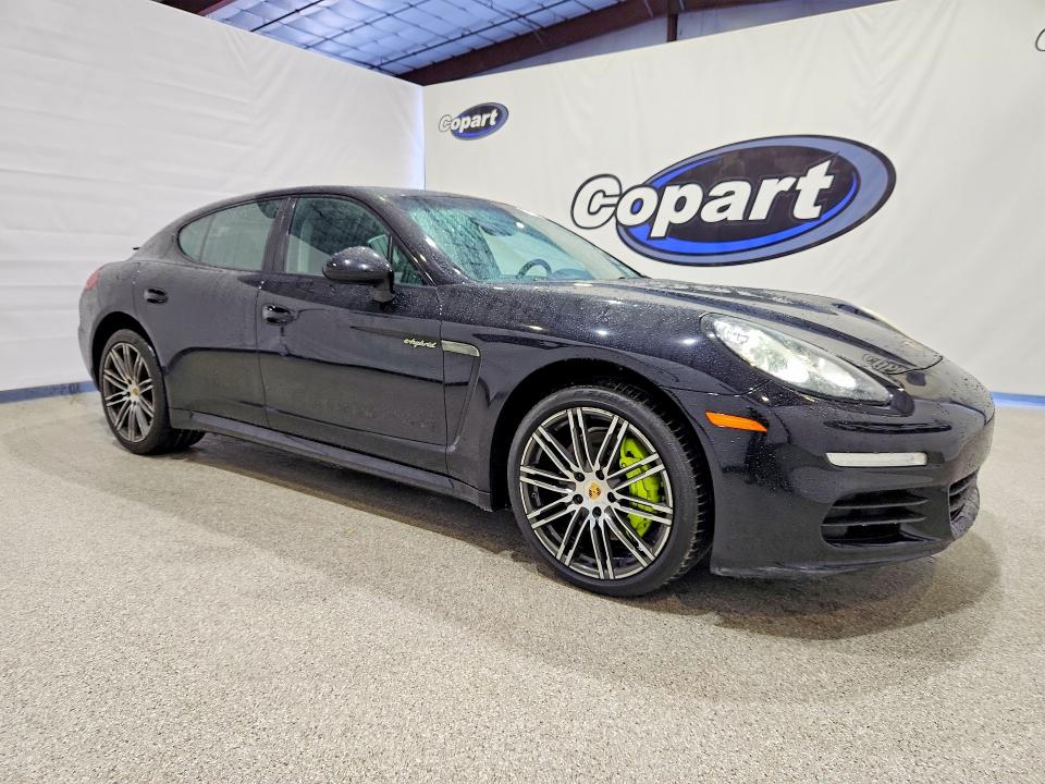 57555816 :رقم المزاد ، WP0AD2A78FL040849 vin ، 2015 Porsche Panamera مزاد بيع