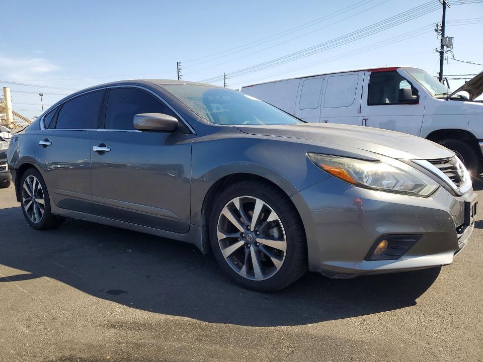 56080426 :رقم المزاد ، 1N4AL3AP9HC148138 vin ، 2017 Nissan Altima مزاد بيع