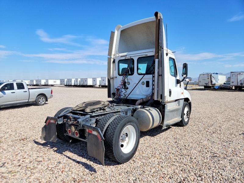 Продаж на аукціоні авто 2016 Freightliner Cascadia 125, vin: 1FUBGEDV4GLHC5754, номер лоту: 53847346