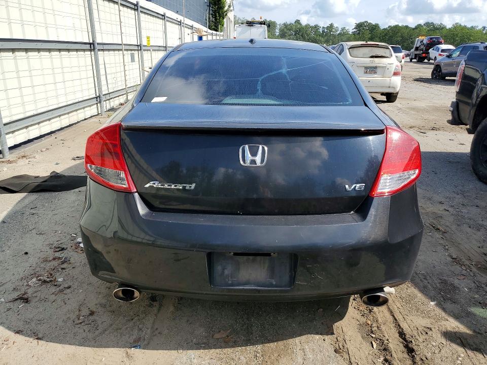 58621476 :رقم المزاد ، 1HGCS2B84BA005271 vin ، 2011 Honda Accord مزاد بيع