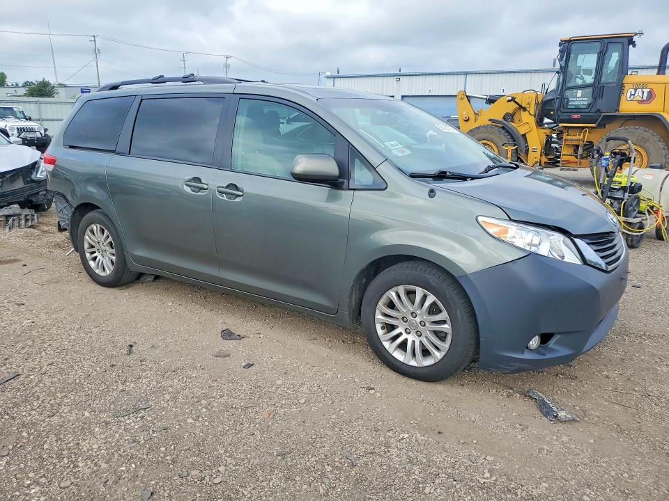 58924766 :رقم المزاد ، 5TDYK3DC8DS336985 vin ، 2013 Toyota Sienna مزاد بيع