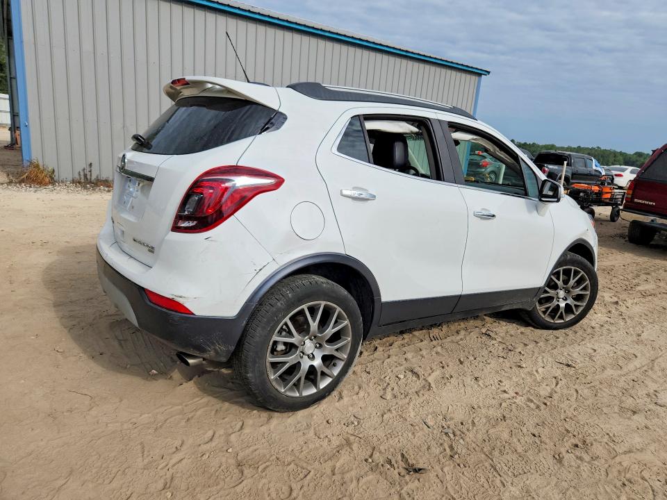 56889846 :رقم المزاد ، KL4CJ2SB5JB616328 vin ، 2018 Buick Encore مزاد بيع