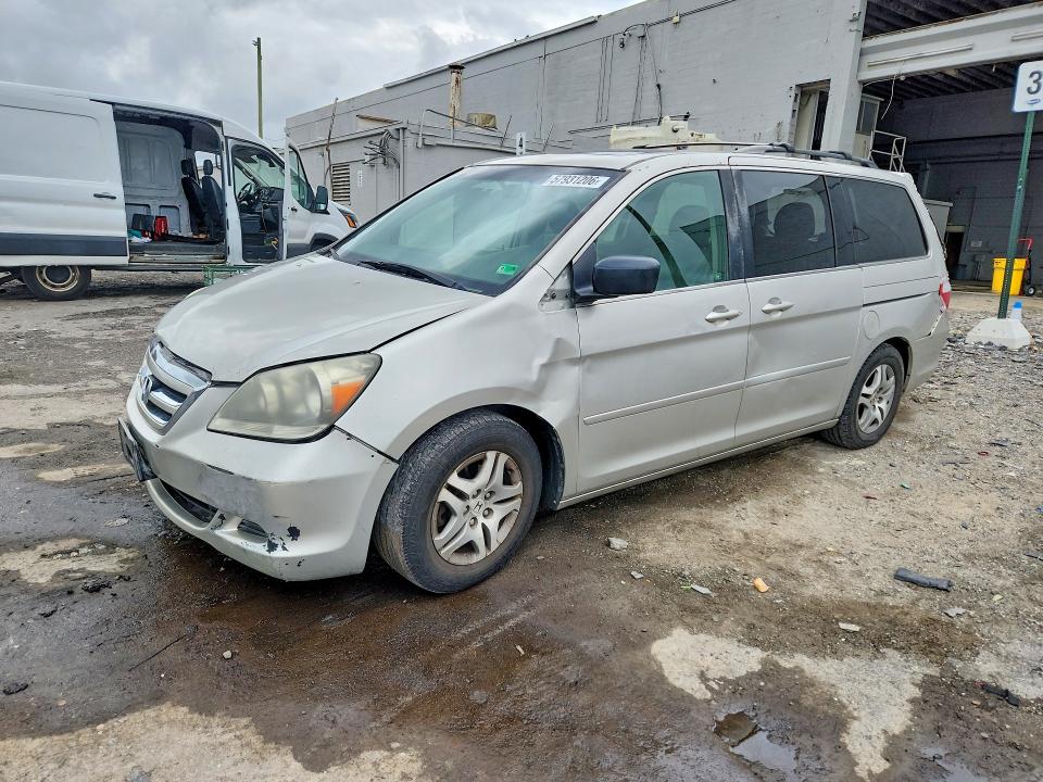 Auction sale of the 2005 Honda Odyssey, vin: 5FNRL38745B128476, lot number: 57931206