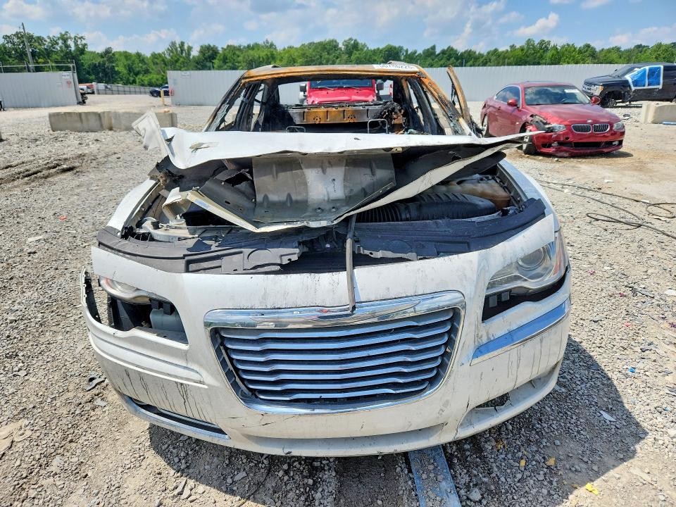 56786226 :رقم المزاد ، 2C3CCAEG8DH518668 vin ، 2013 Chrysler 300c مزاد بيع