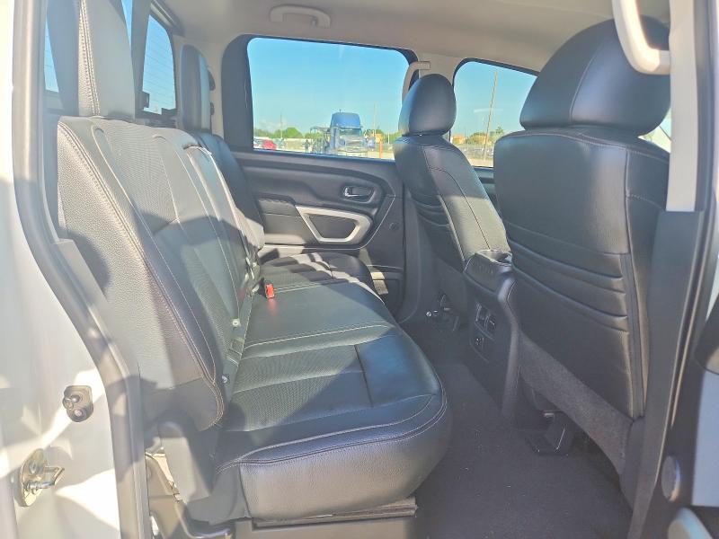 56511606 :رقم المزاد ، 1N6AA1E69HN571874 vin ، 2017 Nissan Titan مزاد بيع