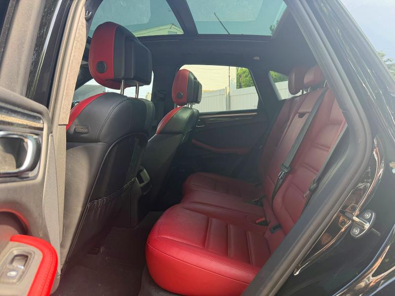 58722676 :رقم المزاد ، WP1AF2A53FLB47430 vin ، 2015 Porsche Macan مزاد بيع