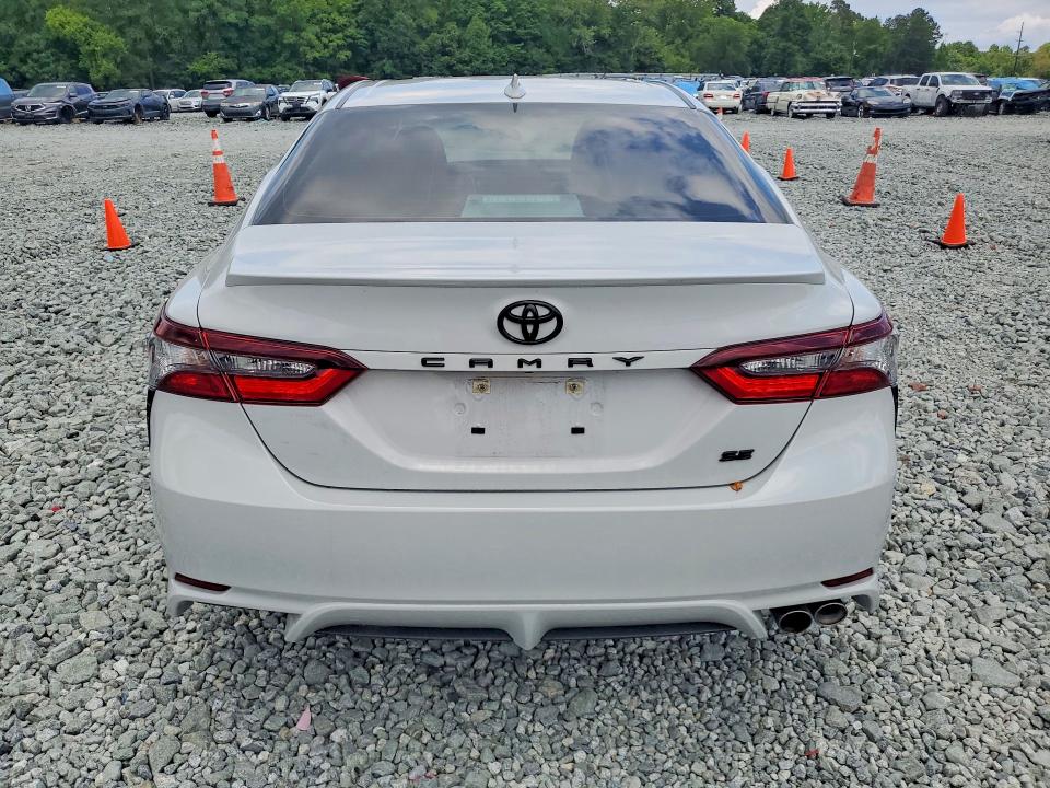 85448945 :رقم المزاد ، 4T1G11AKXRU248131 vin ، 2024 Toyota Camry مزاد بيع