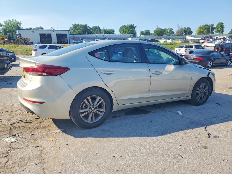 56980506 :رقم المزاد ، 5NPD84LF8JH275962 vin ، 2018 Hyundai Elantra 4d مزاد بيع
