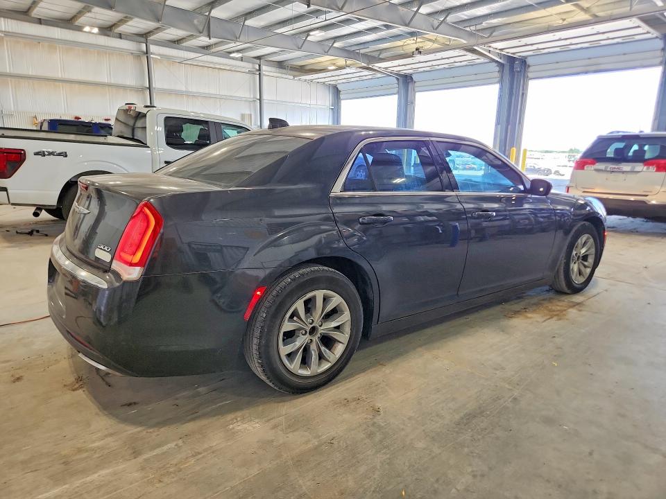 56644616 :رقم المزاد ، 2C3CCAAGXFH881899 vin ، 2015 Chrysler 300 مزاد بيع