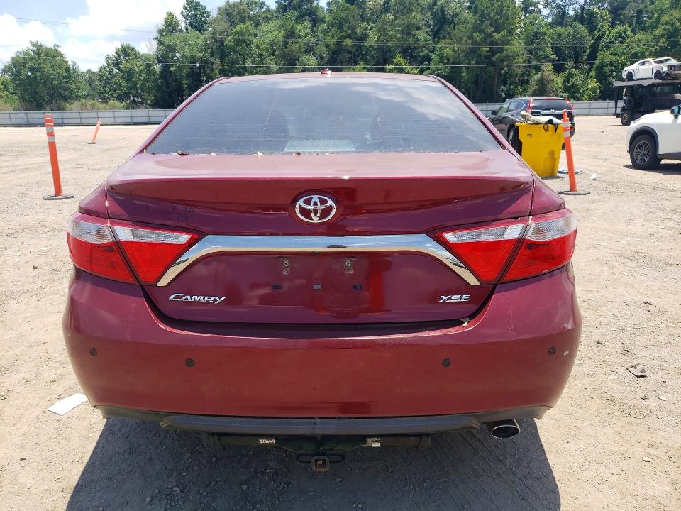 56814206 :رقم المزاد ، 4T1BF1FK9HU674184 vin ، 2017 Toyota Camry مزاد بيع