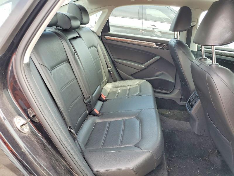 56799726 :رقم المزاد ، 1VWBT7A30HC016577 vin ، 2017 Volkswagen Passat مزاد بيع