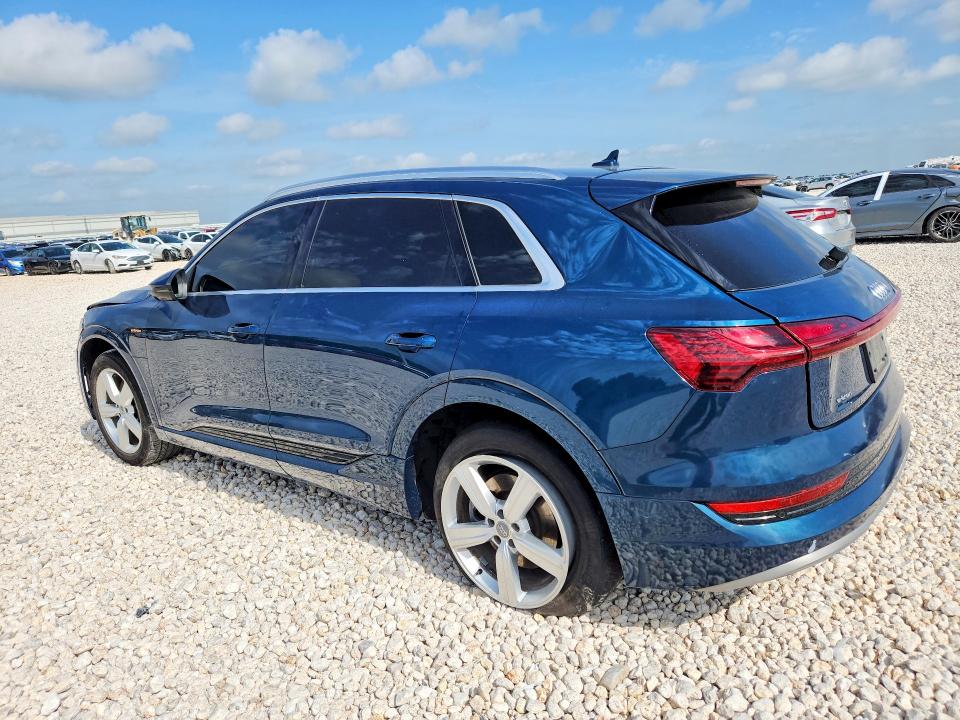 2019 Audi E-tron მანქანა იყიდება აუქციონზე, vin: WA1LAAGE1KB021698, აუქციონის ნომერი: 58891296