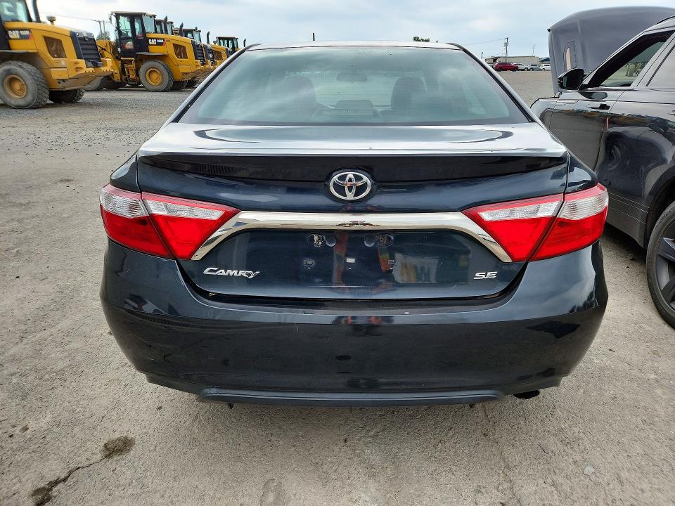 57200156 :رقم المزاد ، 4T1BF1FK3HU808848 vin ، 2017 Toyota Camry مزاد بيع