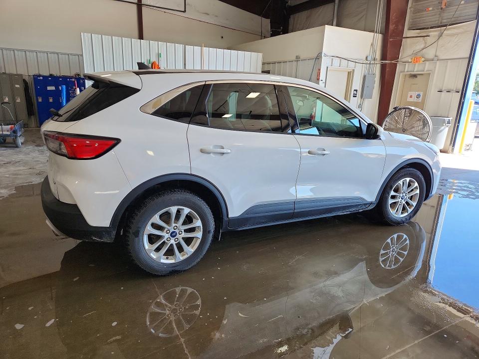 58413586 :رقم المزاد ، 1FMCU0G63LUC04618 vin ، 2020 Ford Escape مزاد بيع