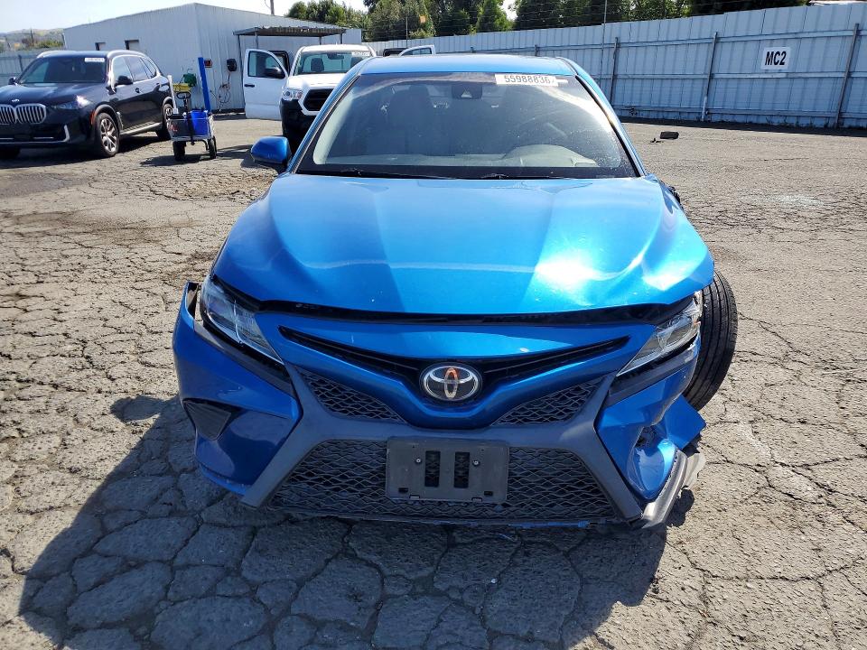 2018 Toyota Camry მანქანა იყიდება აუქციონზე, vin: 4T1B11HK1JU035203, აუქციონის ნომერი: 55988836