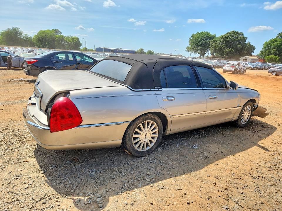 Aukcja sprzedaży 2003 Lincoln Town Car, vin: 1LNHM81W03Y640851, numer aukcji: 55417986