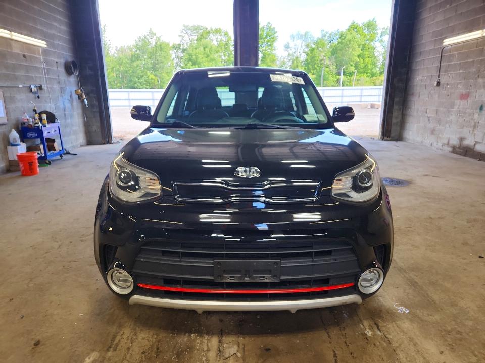 2017 Kia Soul მანქანა იყიდება აუქციონზე, vin: KNDJX3AAXH7495786, აუქციონის ნომერი: 58189836