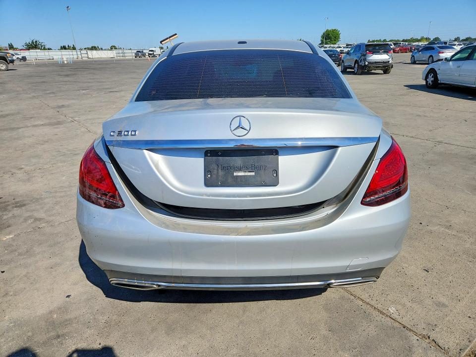 2021 Mercedes-benz C მანქანა იყიდება აუქციონზე, vin: W1KWF8DB3MR621100, აუქციონის ნომერი: 57971656