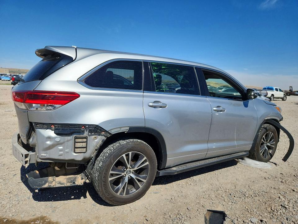 2018 Toyota Highlander მანქანა იყიდება აუქციონზე, vin: 5TDBZRFH1JS906110, აუქციონის ნომერი: 57949116