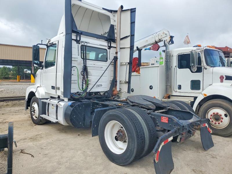 2018 Volvo Vnl მანქანა იყიდება აუქციონზე, vin: 4V4N39TG2JN892710, აუქციონის ნომერი: 57903766