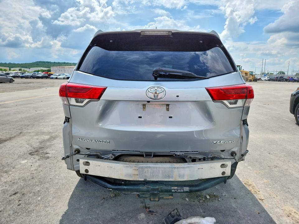 2017 Toyota Highlander მანქანა იყიდება აუქციონზე, vin: 5TDJZRFH5HS512888, აუქციონის ნომერი: 55787866