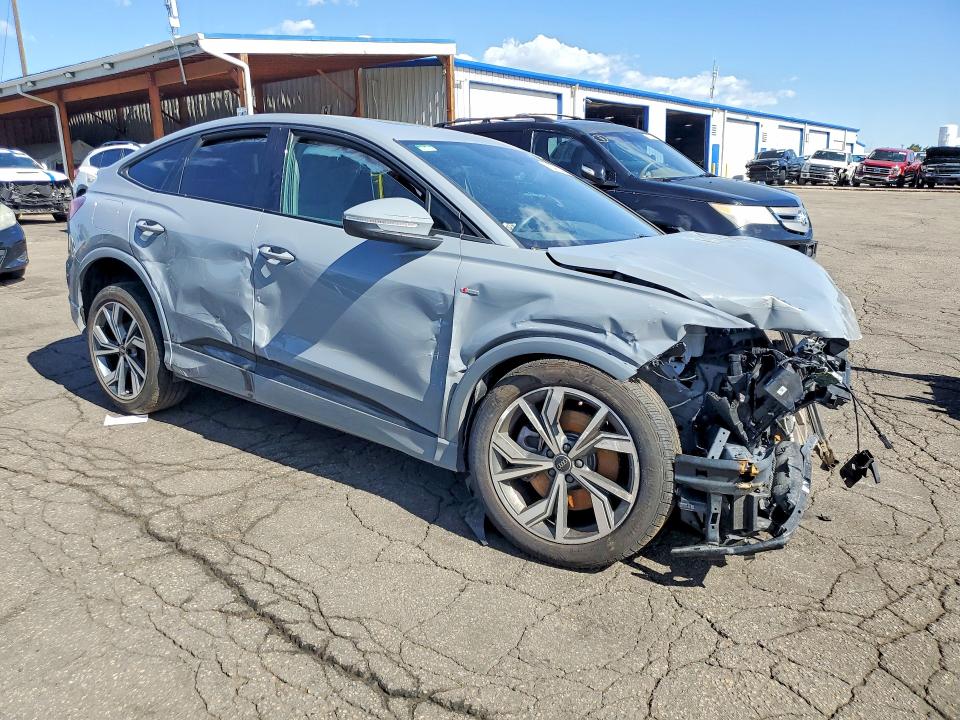 56968246 :رقم المزاد ، WA132BFZ4PP071108 vin ، 2023 Audi Q4 E-tron مزاد بيع