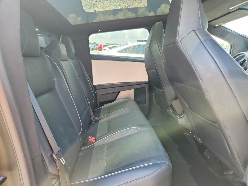 58941946 :رقم المزاد ، 7G2CEHED8SA080865 vin ، 2025 Tesla Cybertruck مزاد بيع