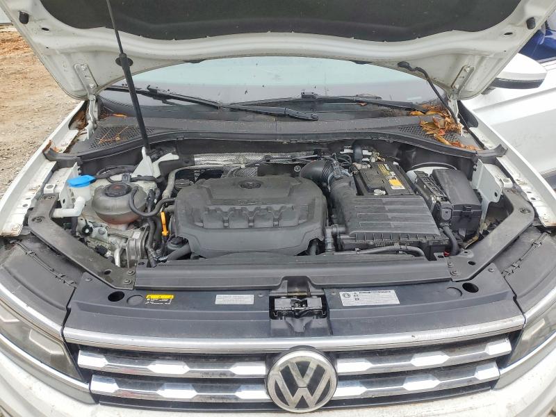 57331156 :رقم المزاد ، 3VV5B7AX5JM090881 vin ، 2018 Volkswagen Tiguan مزاد بيع
