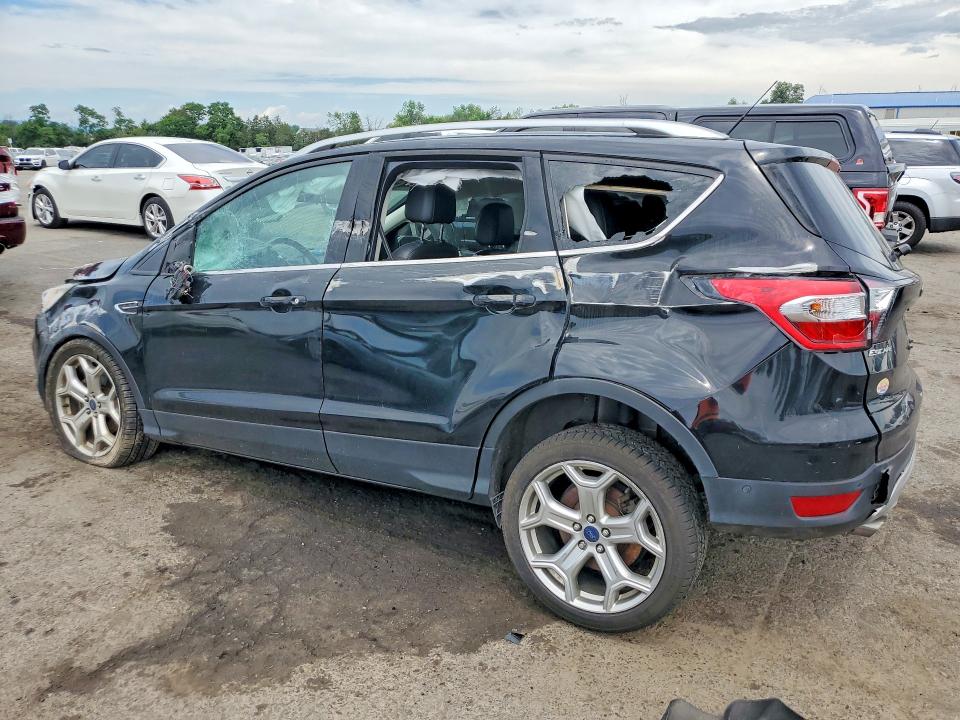 58015996 :رقم المزاد ، 1FMCU9JD2HUC58897 vin ، 2017 Ford Escape مزاد بيع