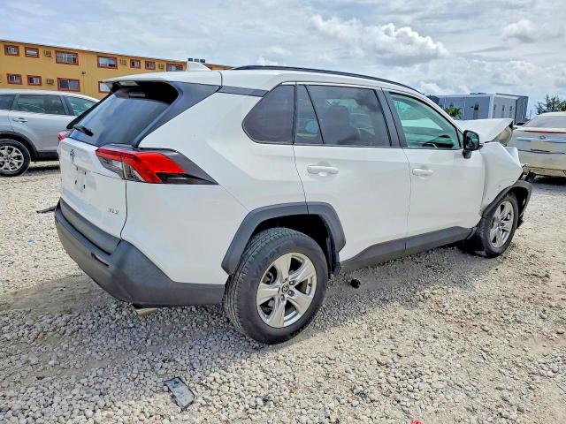 56893846 :رقم المزاد ، 2T3W1RFV7MW142992 vin ، 2021 Toyota Rav4 مزاد بيع