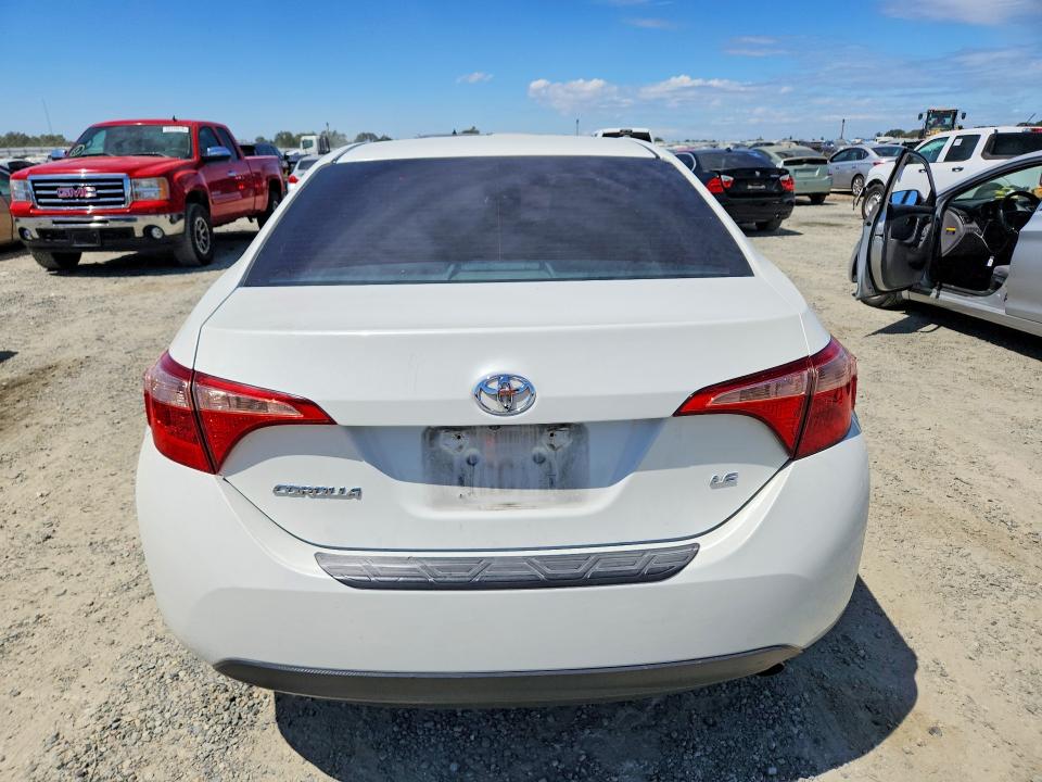Продаж на аукціоні авто 2018 Toyota Corolla, vin: 5YFBURHE2JP769172, номер лоту: 59165826