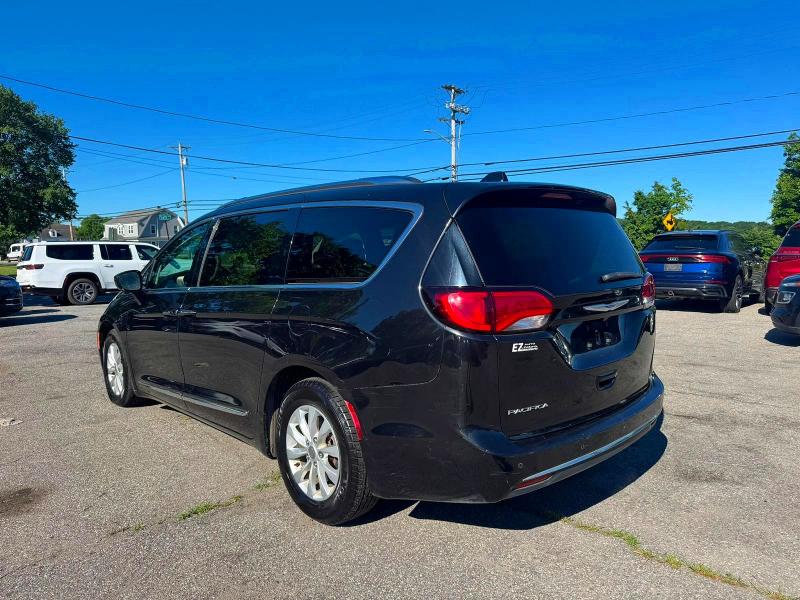 Продажа на аукционе авто 2019 Chrysler Pacifica, vin: 2C4RC1BG0KR555280, номер лота: 58120046