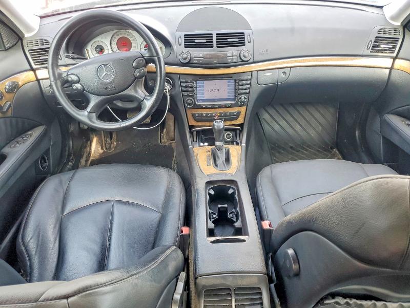 56638056 :رقم المزاد ، WDBUF87X68B243067 vin ، 2008 Mercedes-benz E مزاد بيع