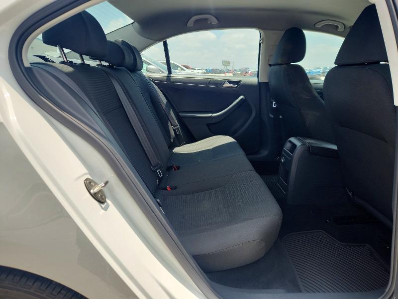 58046126 :رقم المزاد ، 3VW2K7AJXFM317757 vin ، 2015 Volkswagen Jetta مزاد بيع