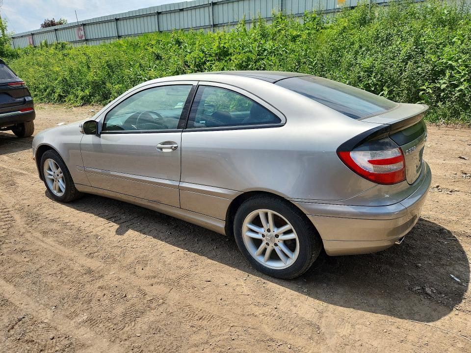 2005 Mercedes-benz C მანქანა იყიდება აუქციონზე, vin: WDBRN40J25A674658, აუქციონის ნომერი: 56525806
