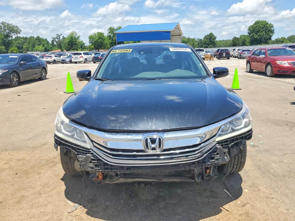 Продажа на аукционе авто 2016 Honda 5500ppg, vin: 1HGCR2F95GA040617, номер лота: 58889256