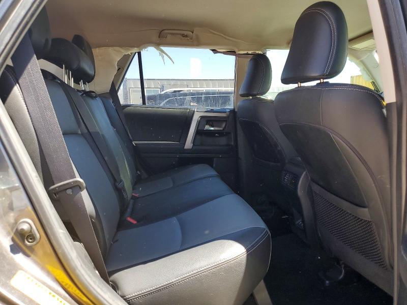 56803136 :رقم المزاد ، JTEBU5JR0L5757961 vin ، 2020 Toyota 4runner مزاد بيع