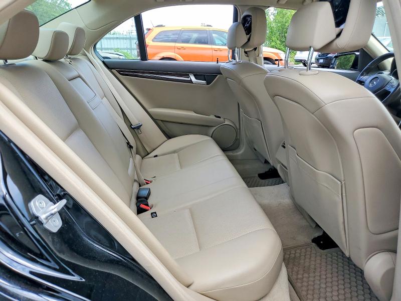 2012 Mercedes-benz C მანქანა იყიდება აუქციონზე, vin: WDDGF8BB1CA648557, აუქციონის ნომერი: 56513646