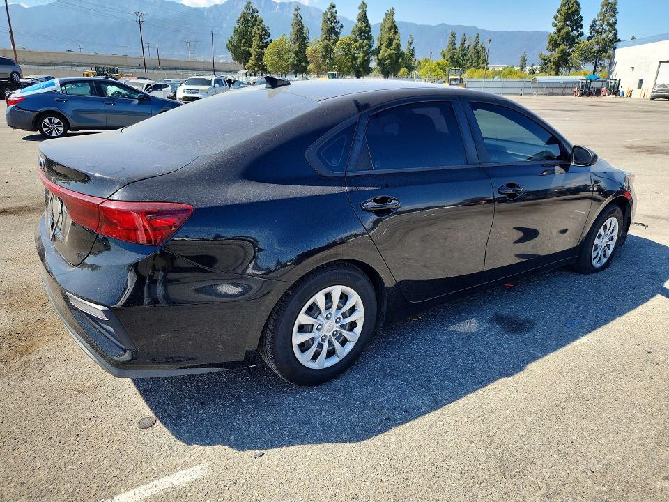 2020 Kia Forte მანქანა იყიდება აუქციონზე, vin: 3KPF24AD9LE173234, აუქციონის ნომერი: 57472426