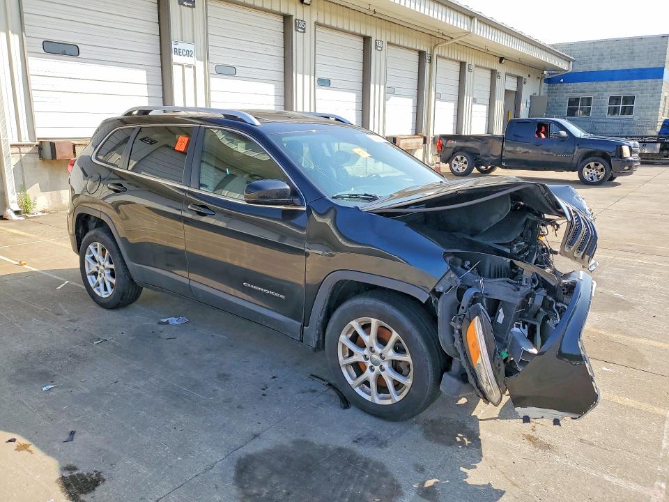 58460686 :رقم المزاد ، 1C4PJLCS6FW632341 vin ، 2015 Jeep Cherokee مزاد بيع