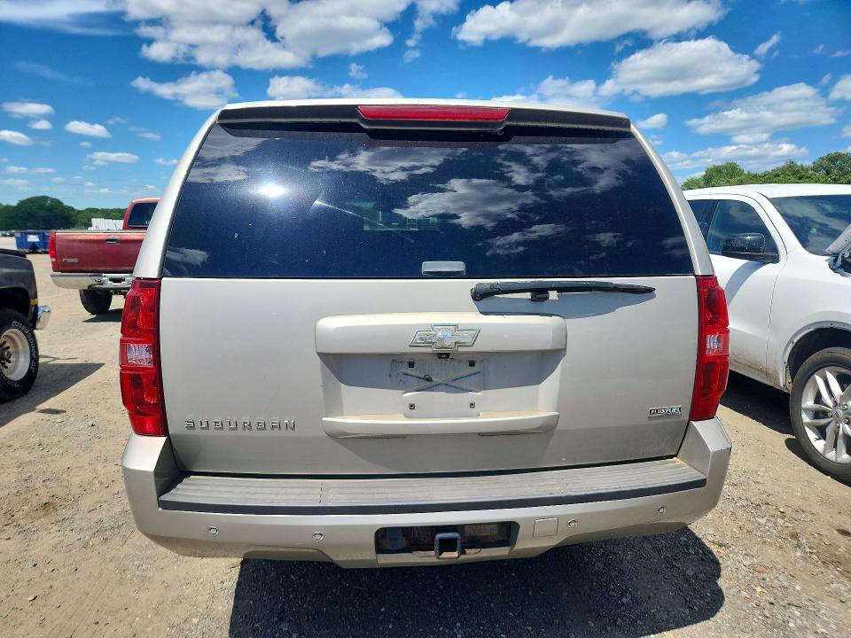 57684986 :رقم المزاد ، 1GNFK16318R225005 vin ، 2008 Chevrolet Suburban مزاد بيع