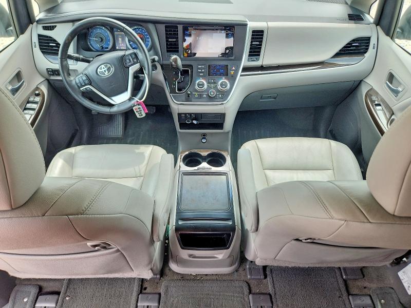 58261746 :رقم المزاد ، 5TDDZ3DC9HS169827 vin ، 2017 Toyota Sienna مزاد بيع