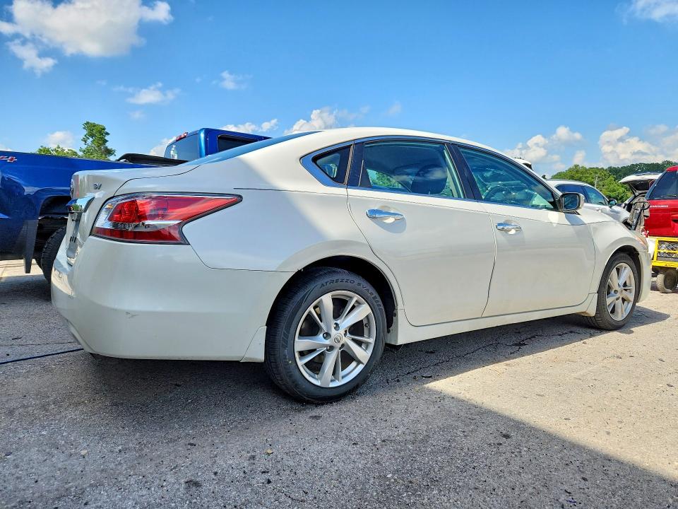 2015 Nissan Altima მანქანა იყიდება აუქციონზე, vin: 1N4AL3AP0FC212791, აუქციონის ნომერი: 55357756