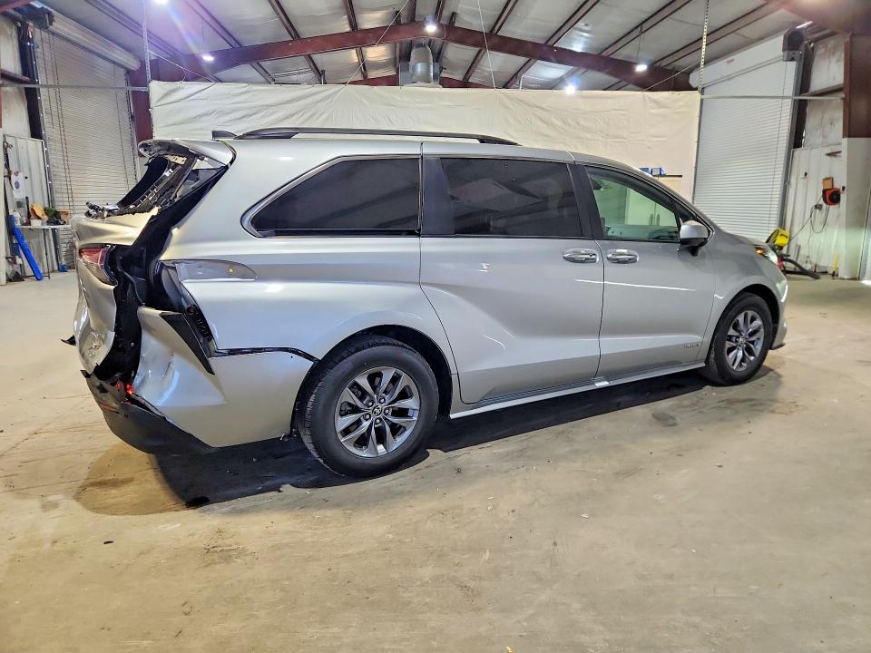 Продаж на аукціоні авто 2021 Toyota Sienna, vin: 5TDYRKEC0MS032330, номер лоту: 55404036