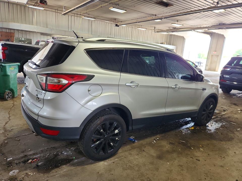 Продажа на аукционе авто 2017 Ford Escape, vin: 1FMCU0JDXHUA80300, номер лота: 57083576