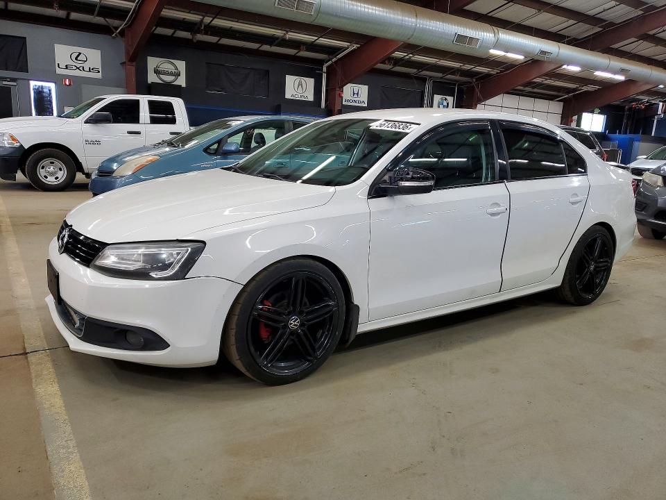 56136836 :رقم المزاد ، 3VW3L7AJ8EM360607 vin ، 2014 Volkswagen Jetta مزاد بيع