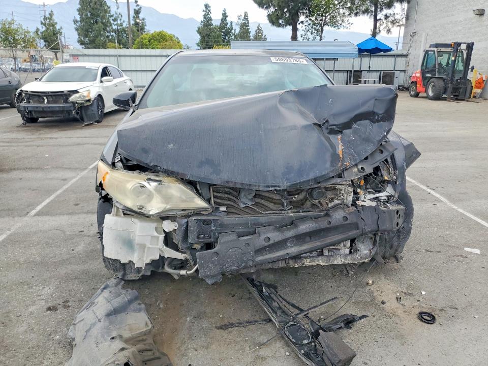 58693786 :رقم المزاد ، 4T1BF1FK9EU362572 vin ، 2014 Toyota Camry مزاد بيع