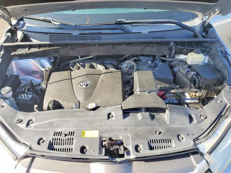 58429096 :رقم المزاد ، 5TDZZRFHXJS243165 vin ، 2018 Toyota Highlander مزاد بيع