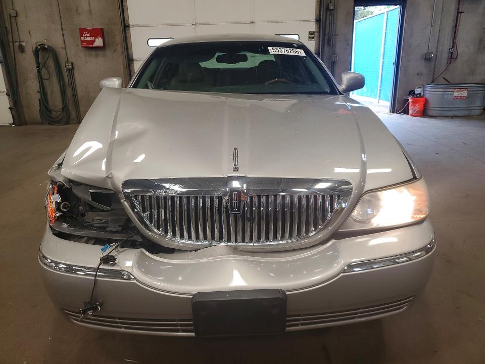 Продаж на аукціоні авто 2004 Lincoln Town Car, vin: 1LNHM83W34Y615599, номер лоту: 55376266